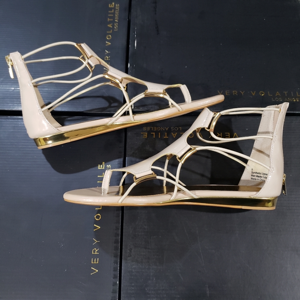 Very Volatile Clea Beige New in Box Size 8